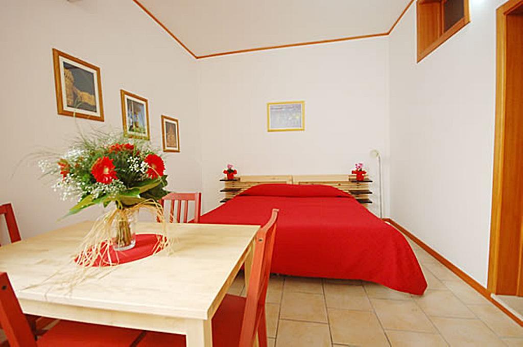 Hotel Residence Lupiae Лечче Номер фото